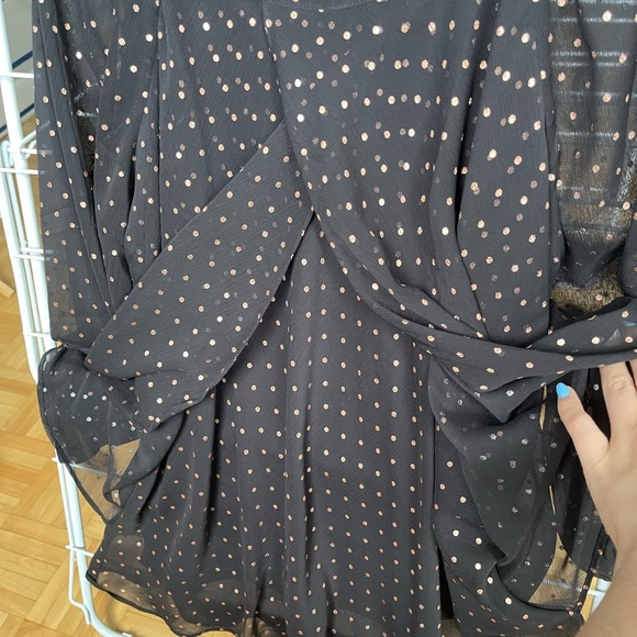 Black blouse ruffled edge with rose gold dots - Picture 2 of 3